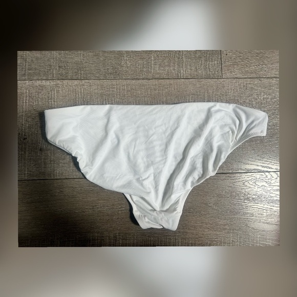 Athleta Scoop Bikini Top and Athleta Swim Clean White Bottom SET $120 - Picture 9 of 9